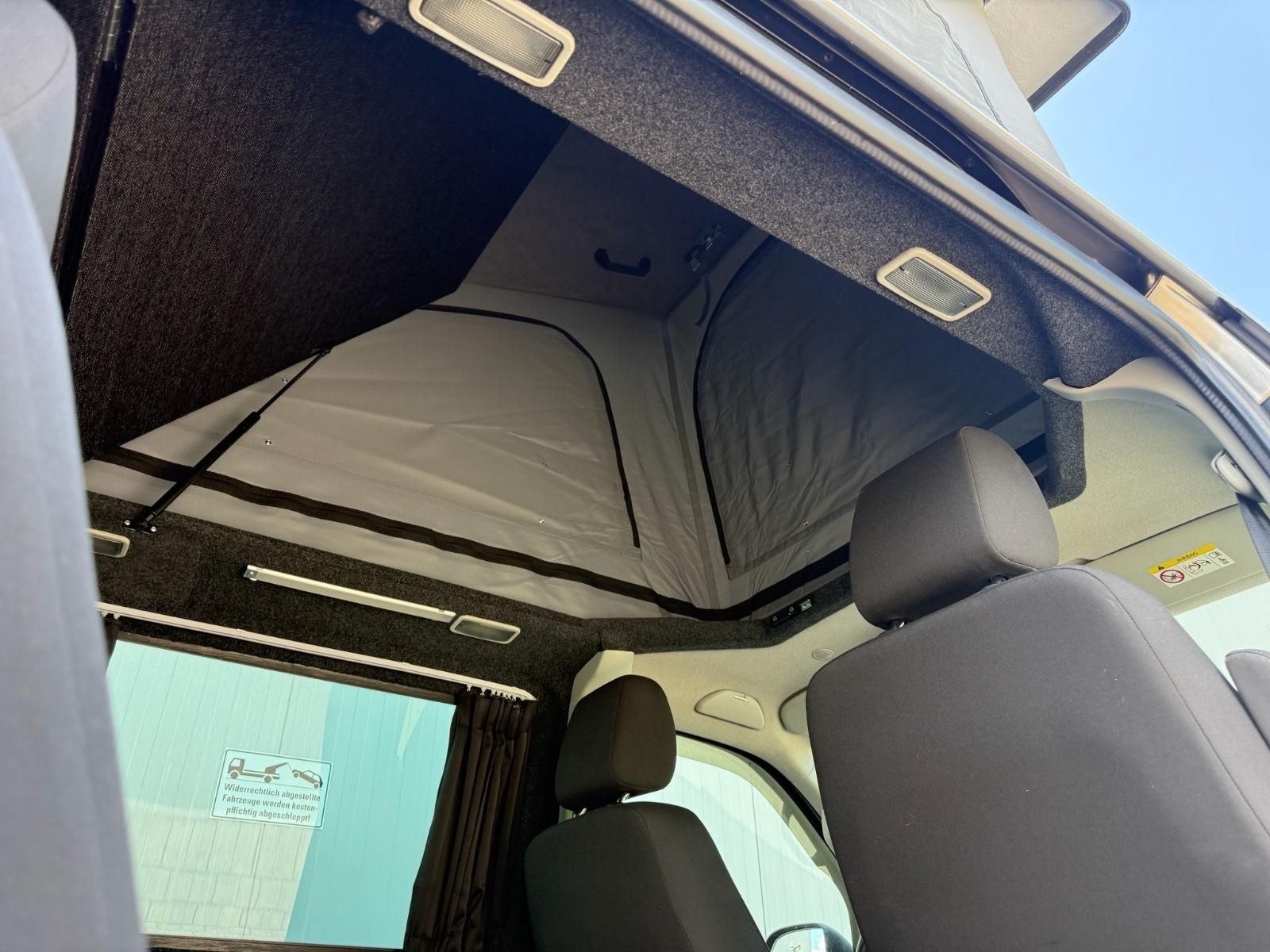 Volkswagen T6 Automat přestavba Kalifornie Kuchyň Izolovaná