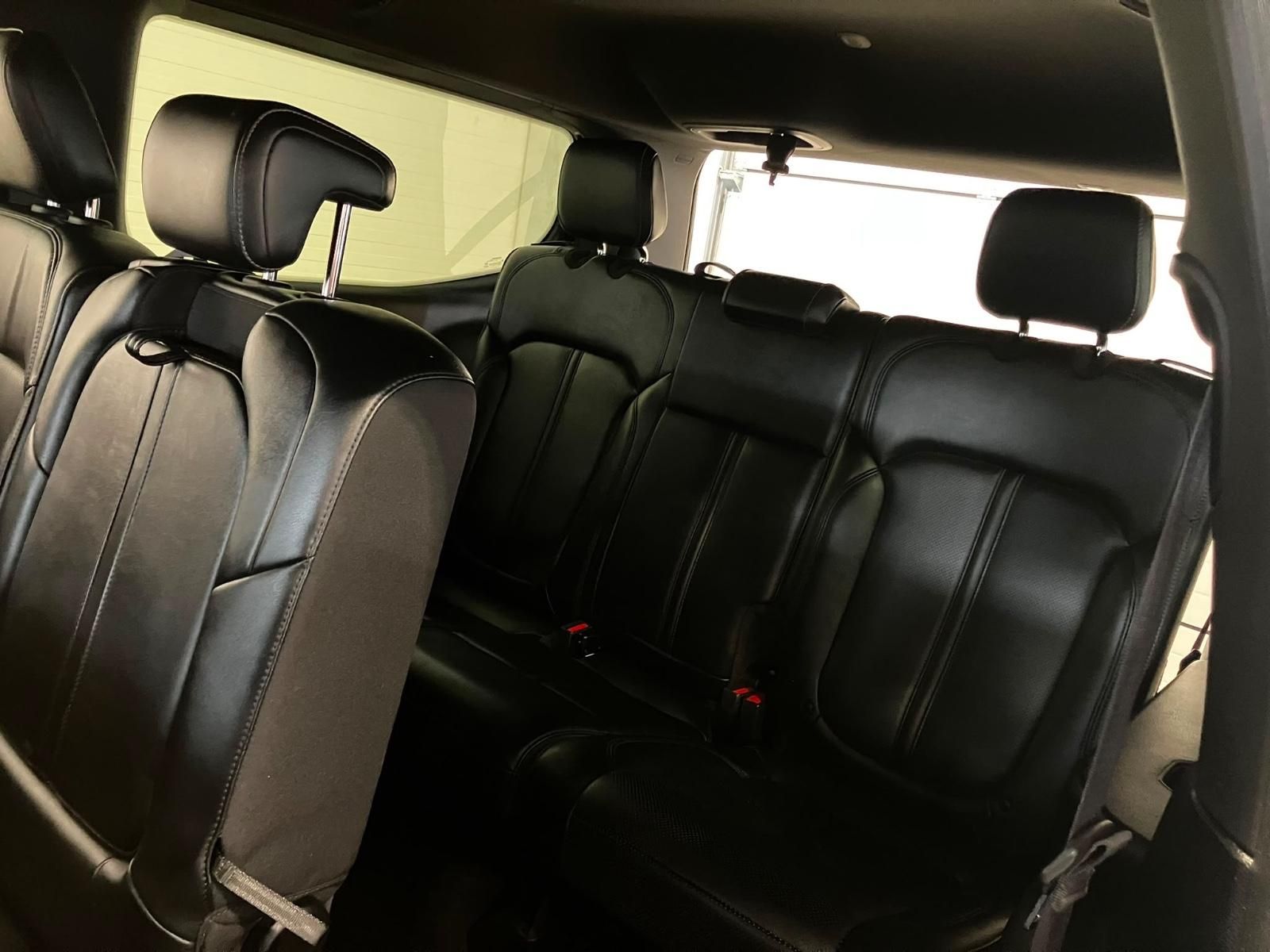 Jeep Wagoneer Řada 2 5,7 8 míst ACC 360 Kamera LED LPG