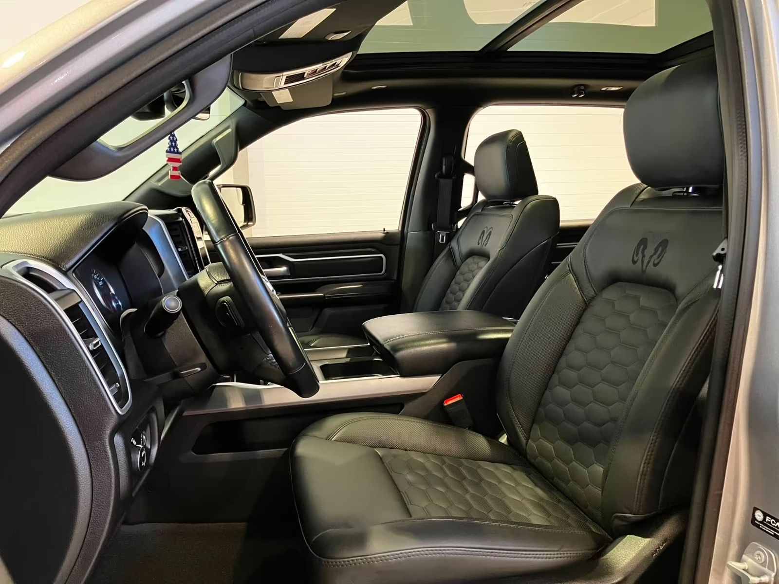 Dodge RAM 5,7 Kůže CREWCAB 4×4  LPG odpočet DPH