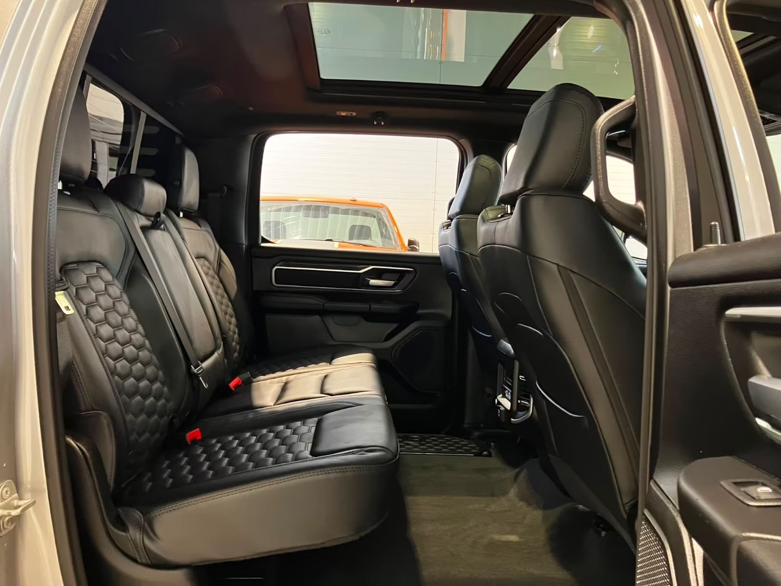 Dodge RAM 5,7 Kůže CREWCAB 4×4  LPG odpočet DPH