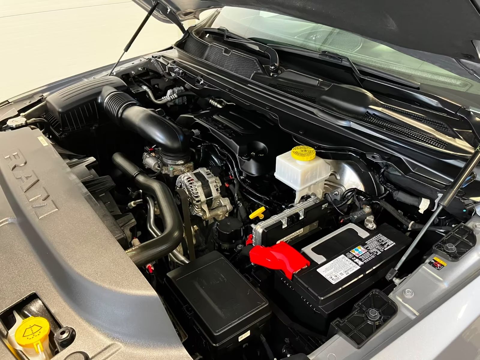 Dodge RAM 5,7 Kůže CREWCAB 4×4  LPG odpočet DPH