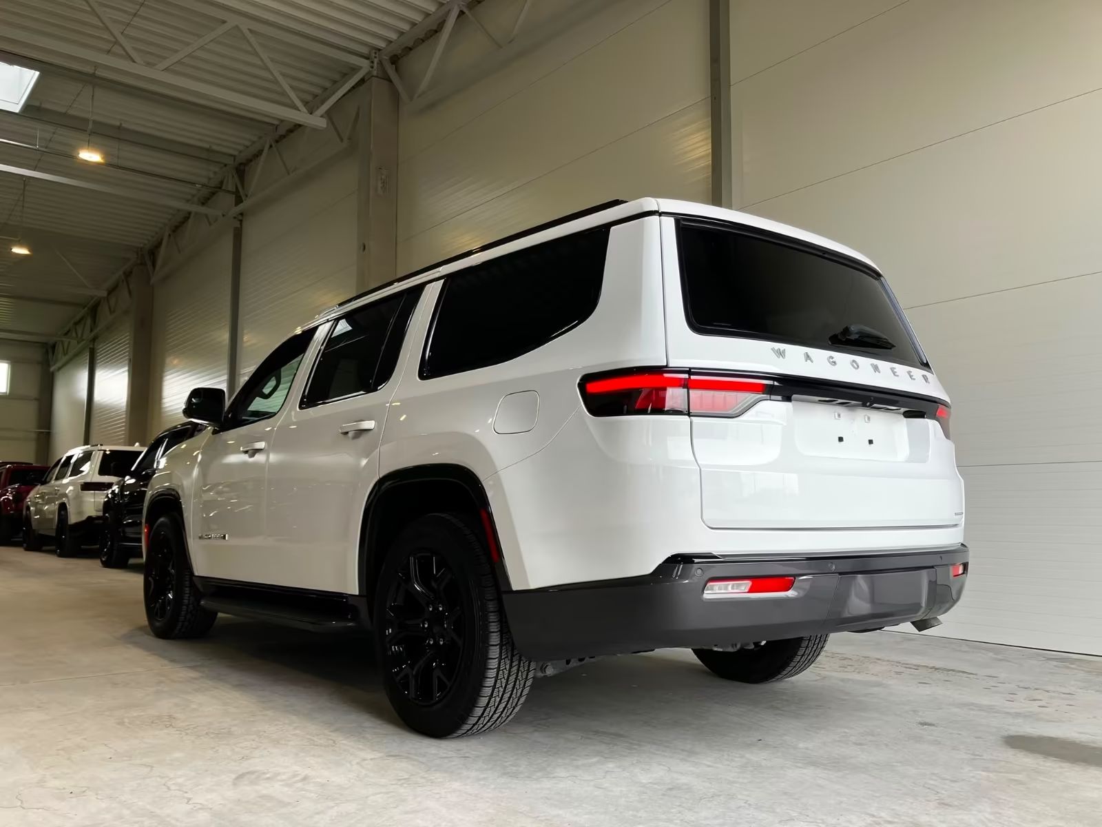 Jeep Wagoneer Řada 2 5,7 8 míst ACC 360 Kamera LED LPG