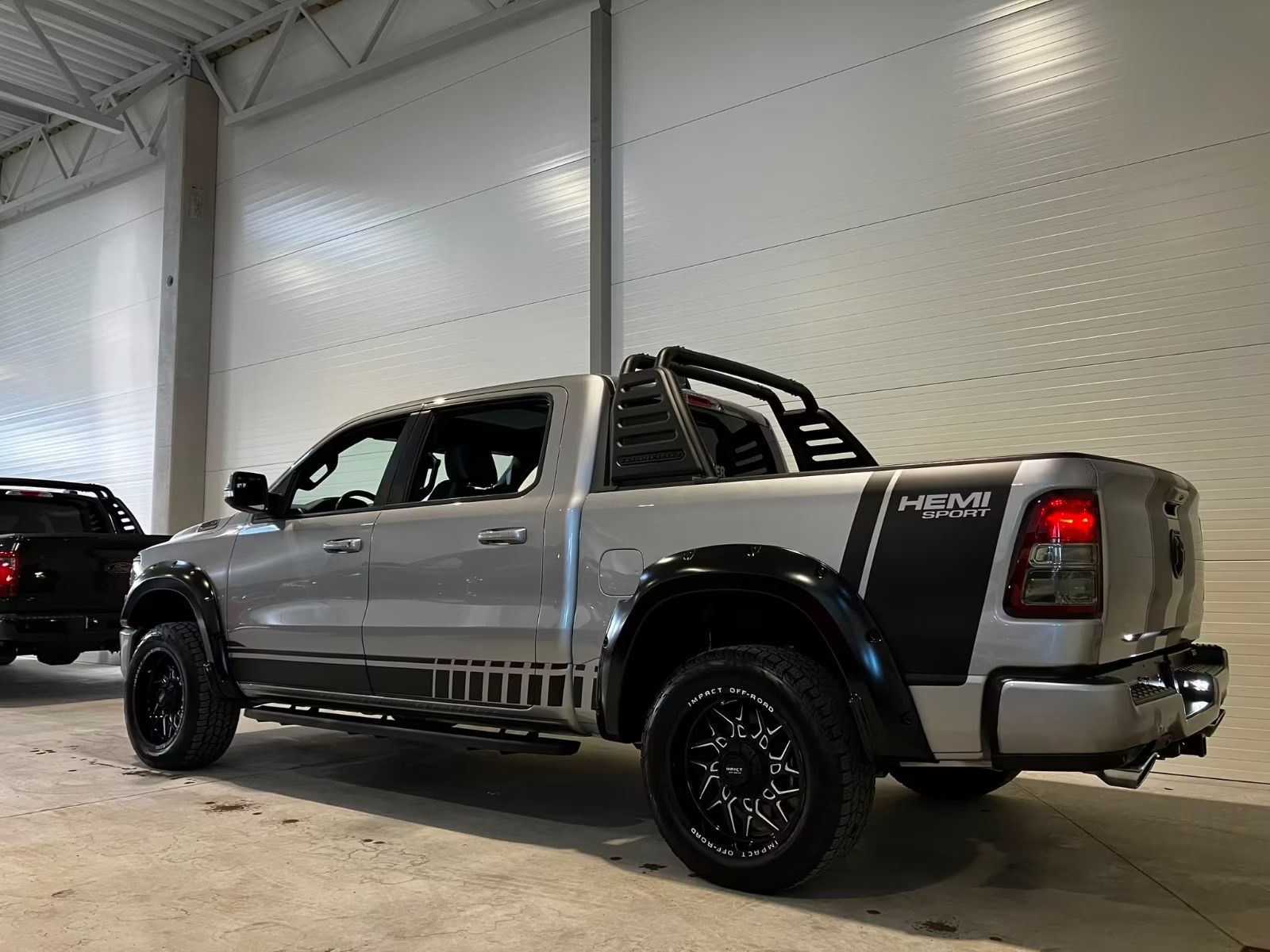 Dodge RAM 5,7 Kůže CREWCAB 4×4  LPG odpočet DPH