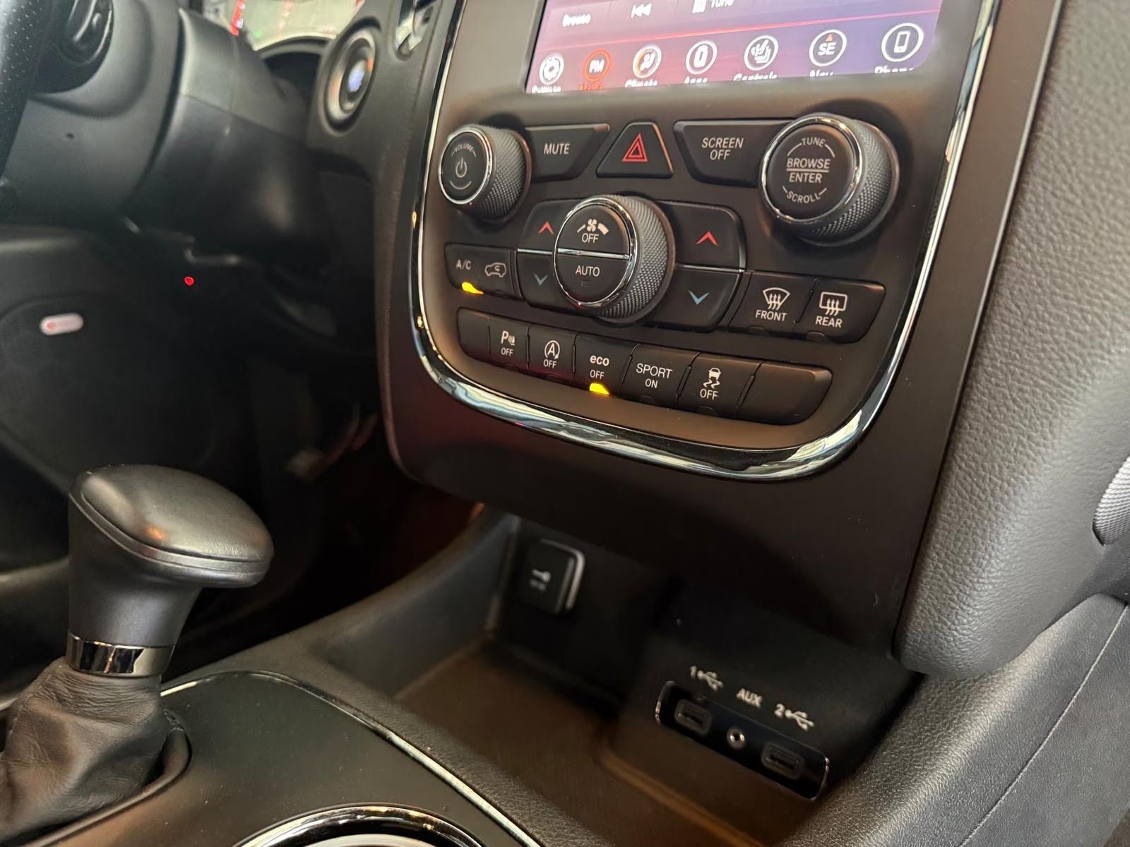 Dodge Durango 5,7 R/T 7 míst k sezení LPG