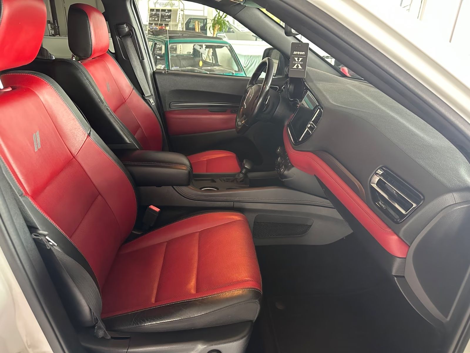 Dodge Durango 5,7 R/T 7 míst k sezení LPG