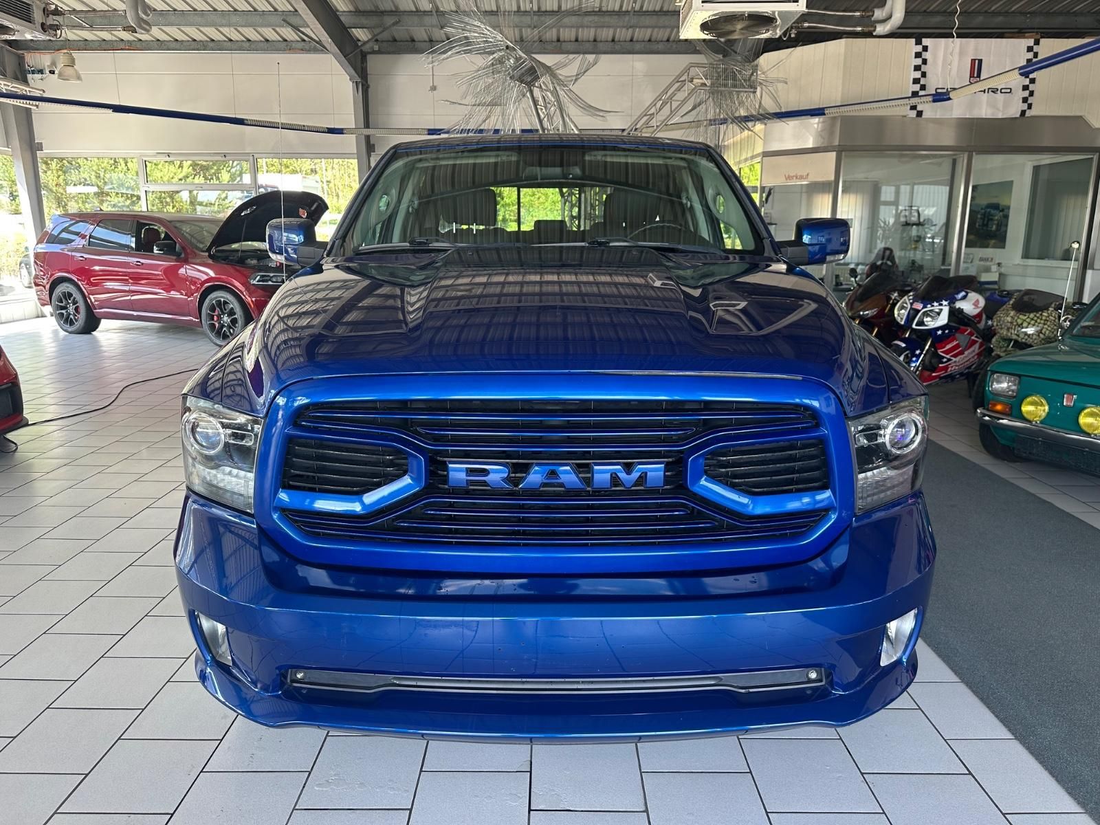 Dodge RAM 5.7 SPORTOVNÍ CREWCAB 4×4 LPG