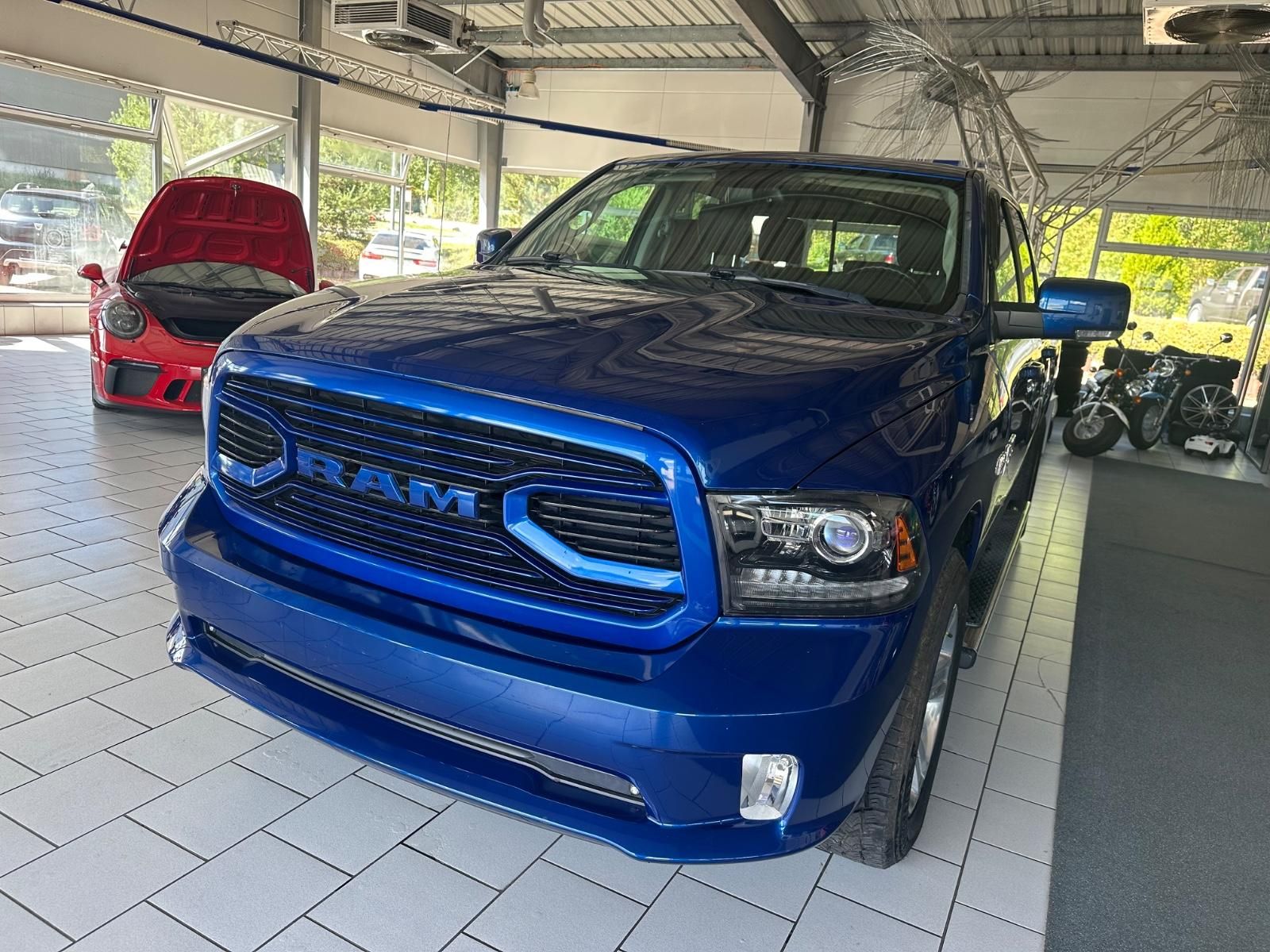 Dodge RAM 5.7 SPORTOVNÍ CREWCAB 4×4 LPG