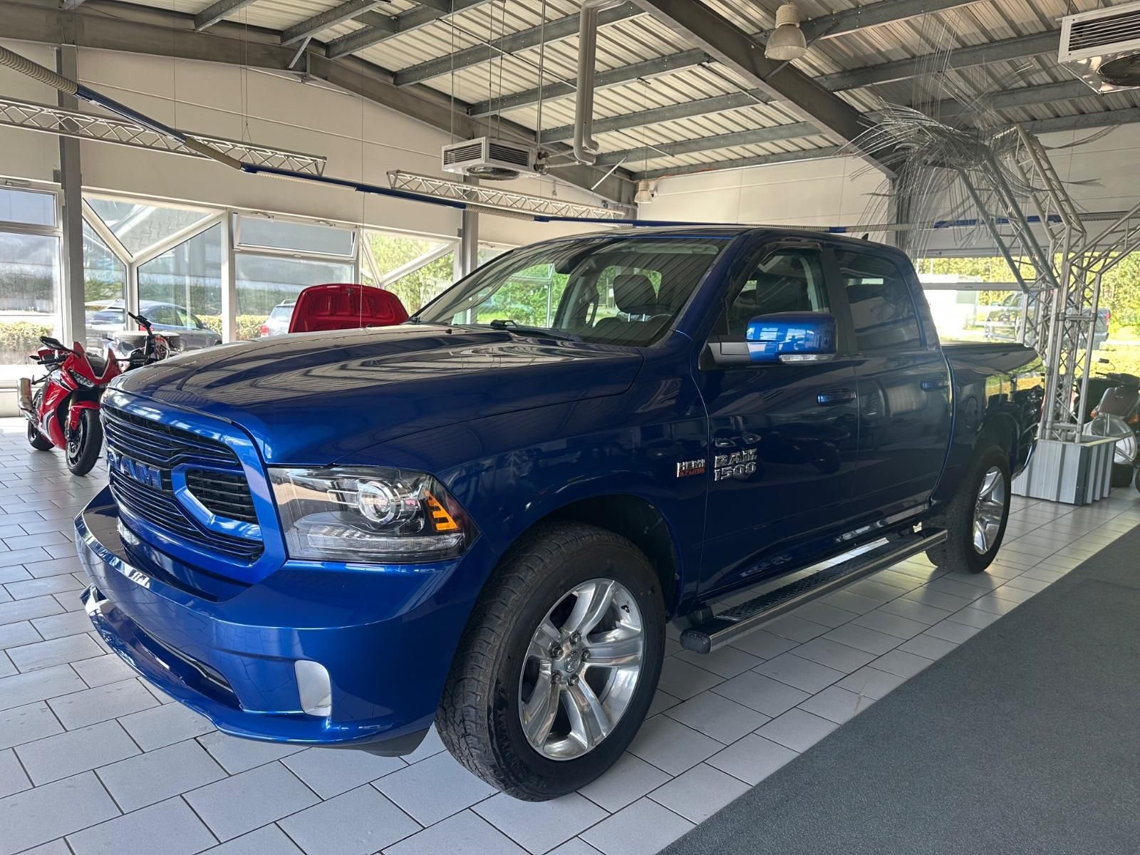 Dodge RAM 5.7 SPORTOVNÍ CREWCAB 4×4 LPG