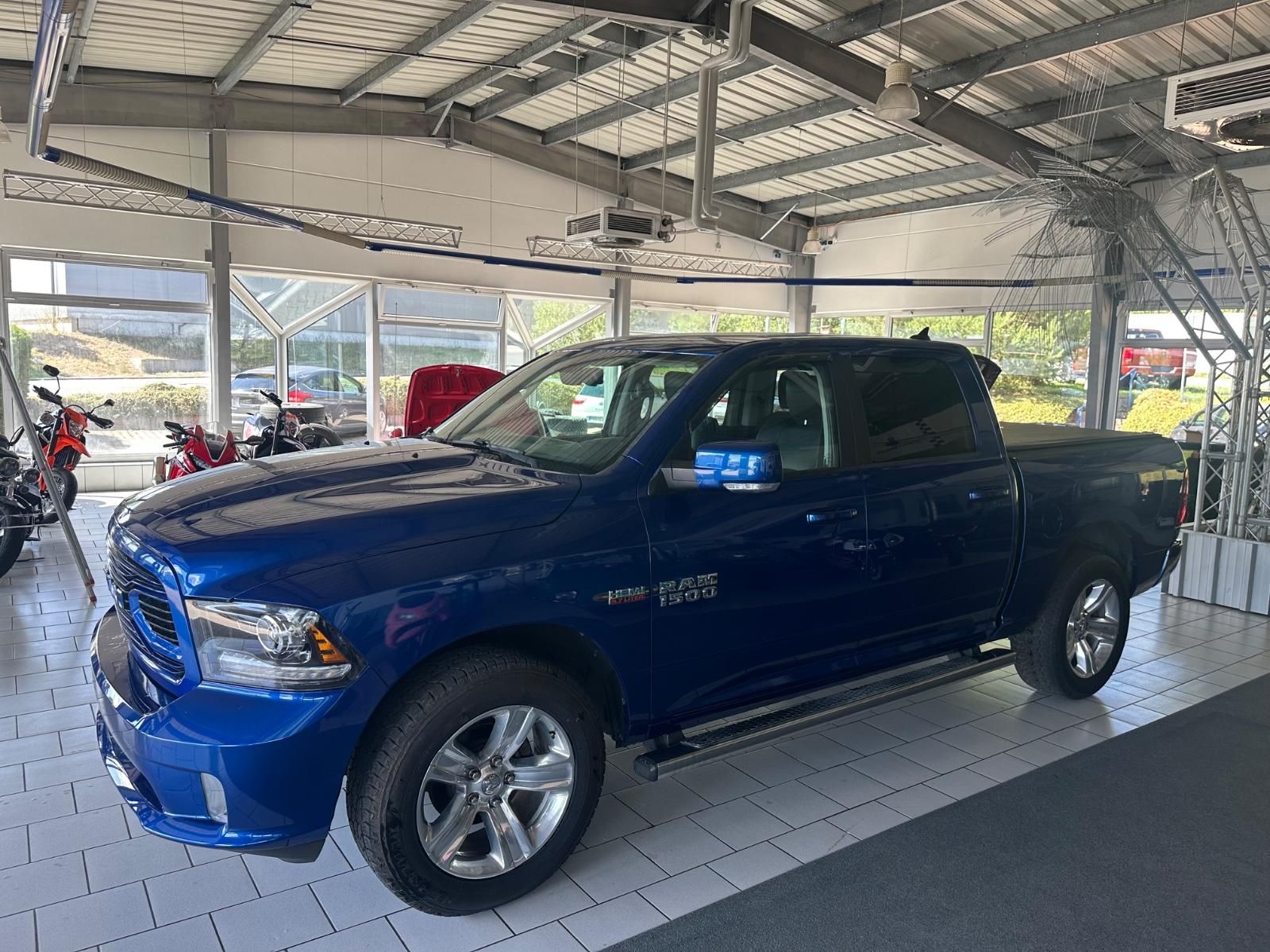 Dodge RAM 5.7 SPORTOVNÍ CREWCAB 4×4 LPG
